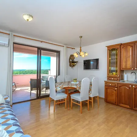 Nikola Apartment