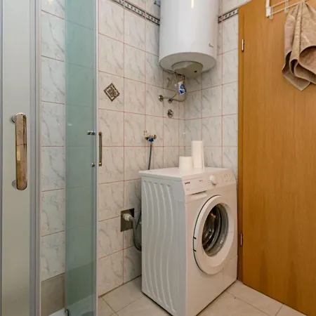 Nikola Apartment *