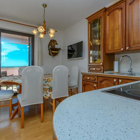 Nikola Apartment
